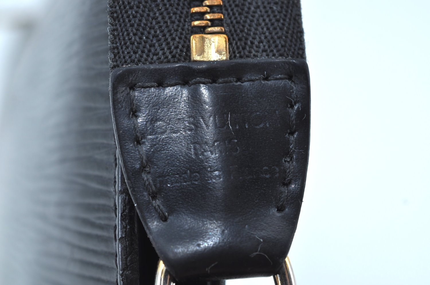 Authentic Louis Vuitton Epi Pochette Accessoires Pouch Black M52952 LV K9036