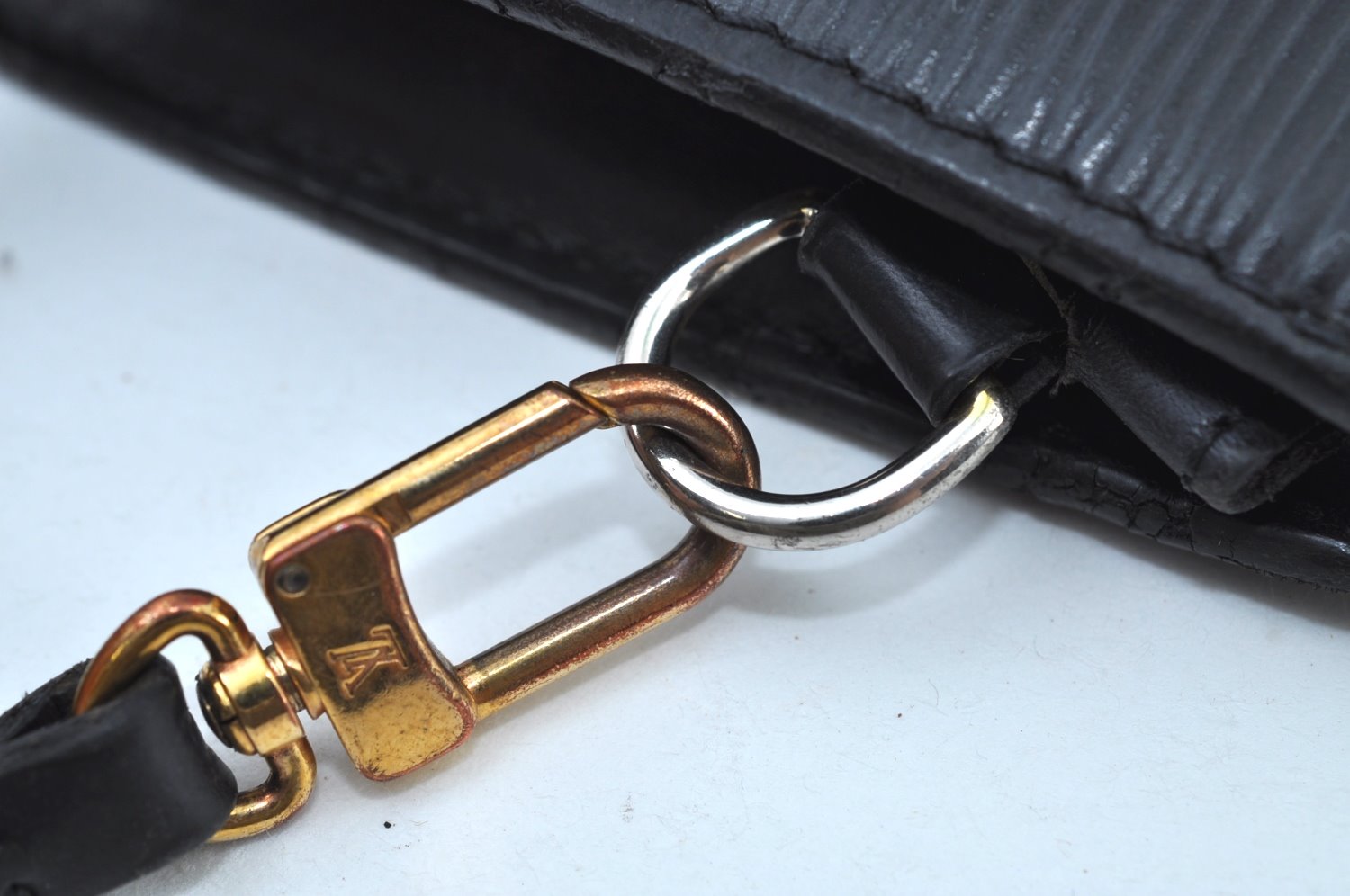 Authentic Louis Vuitton Epi Pochette Accessoires Pouch Black M52952 LV K9036