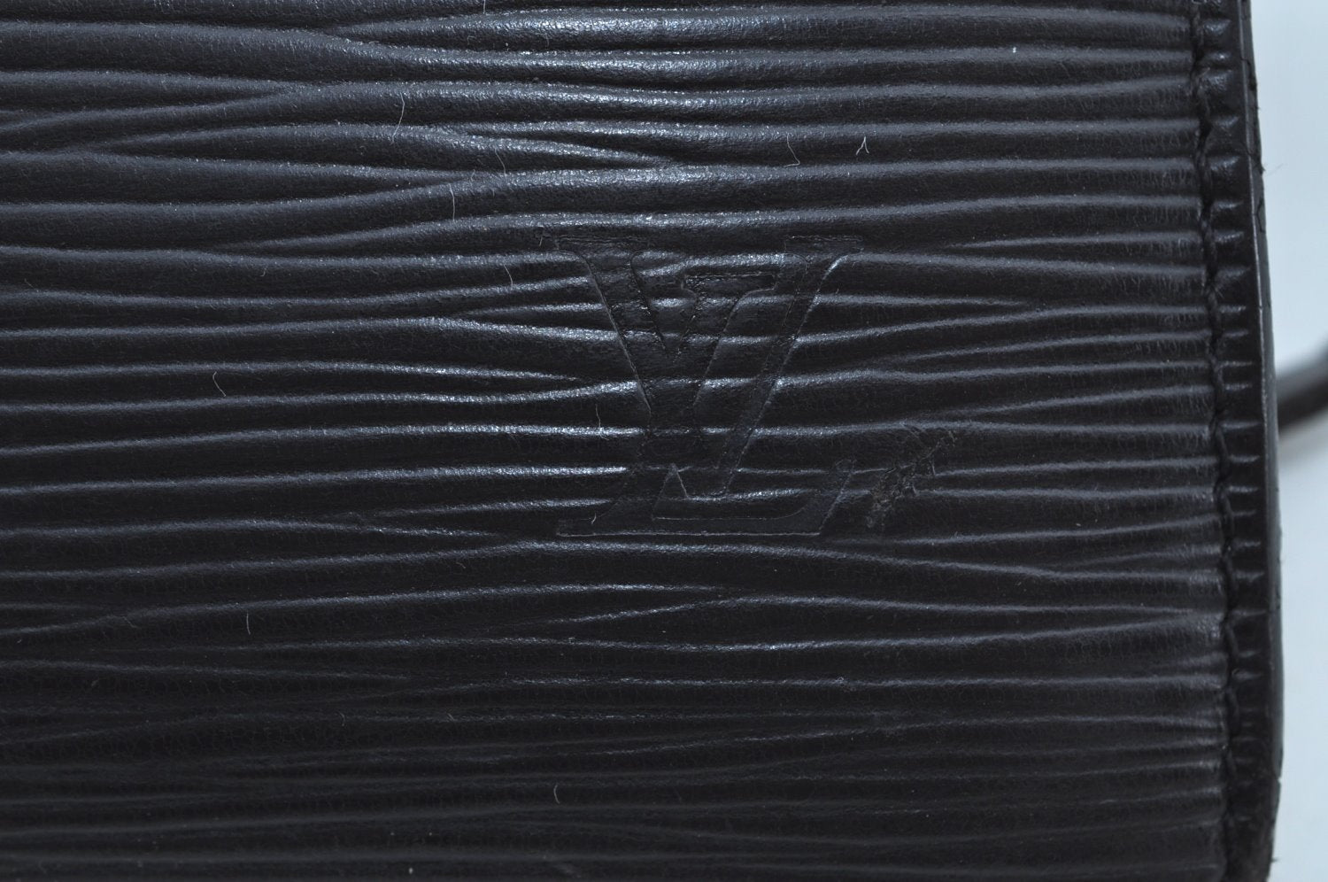 Authentic Louis Vuitton Epi Pochette Accessoires Pouch Black M52952 LV K9036