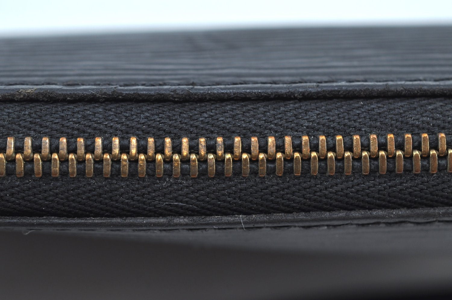 Authentic Louis Vuitton Epi Pochette Accessoires Pouch Black M52952 LV K9036