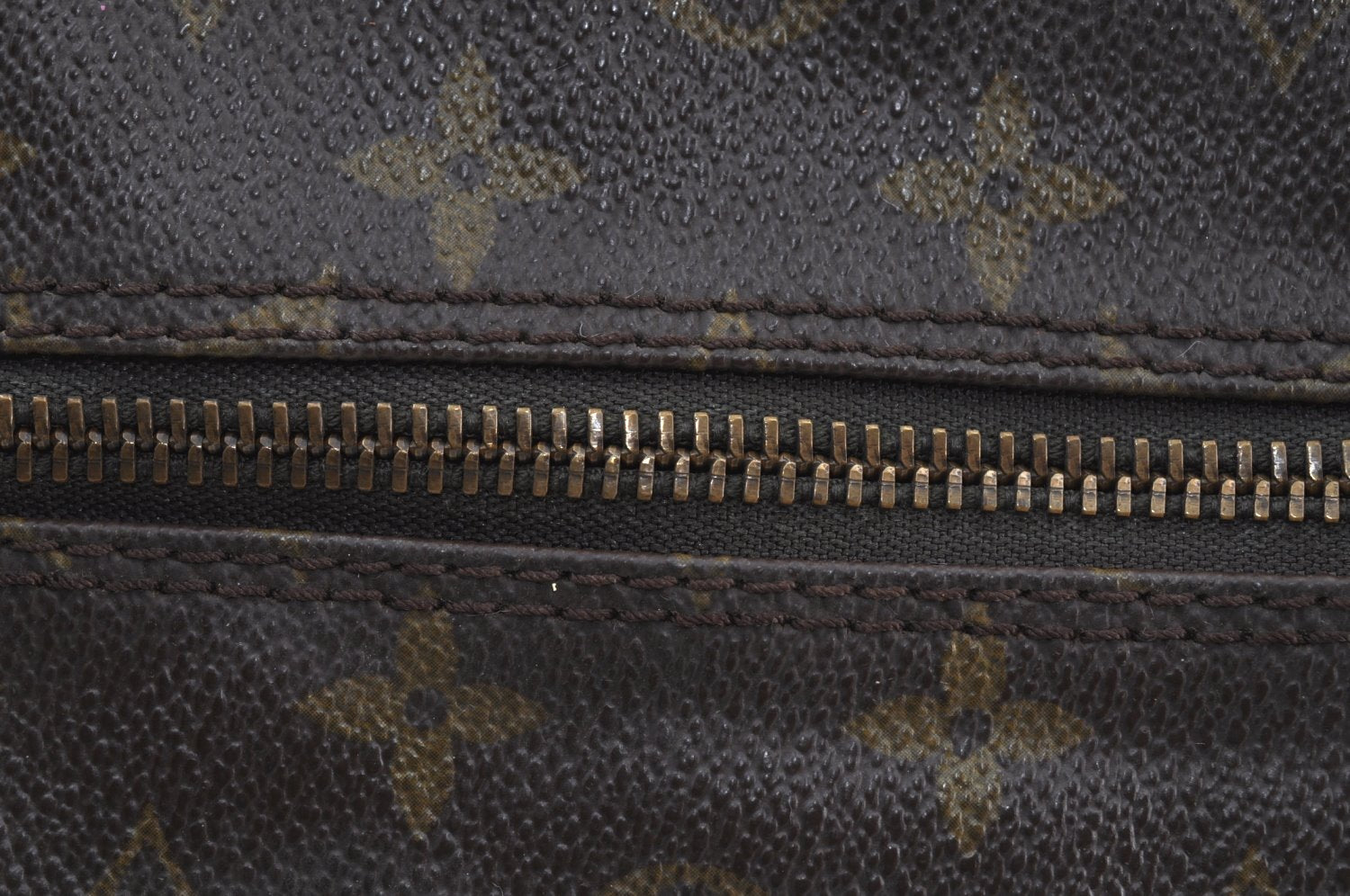 Authentic Louis Vuitton Monogram Nile Shoulder Cross Body Bag Old Model LV K9038