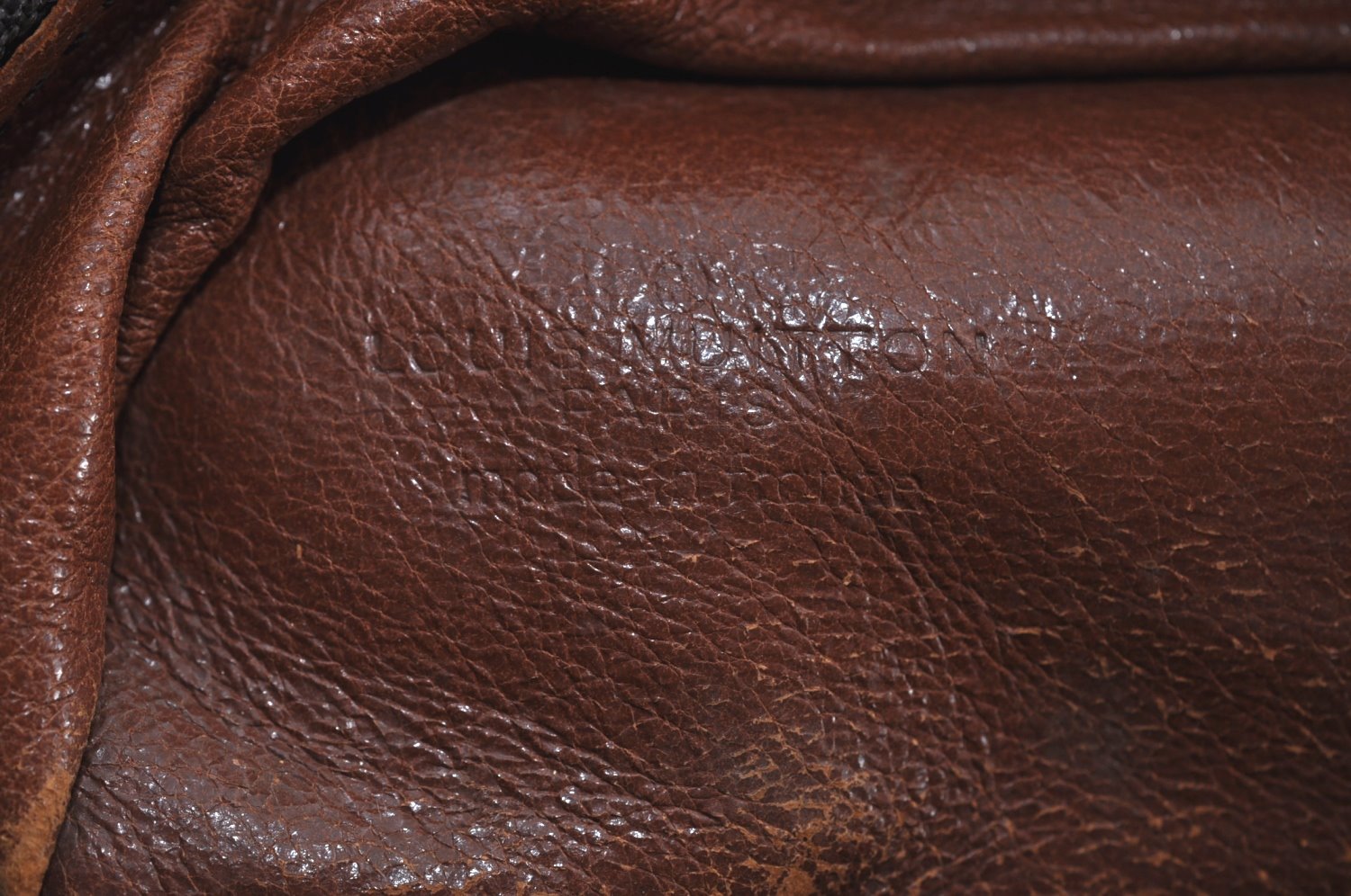 Authentic Louis Vuitton Monogram Nile Shoulder Cross Body Bag Old Model LV K9038