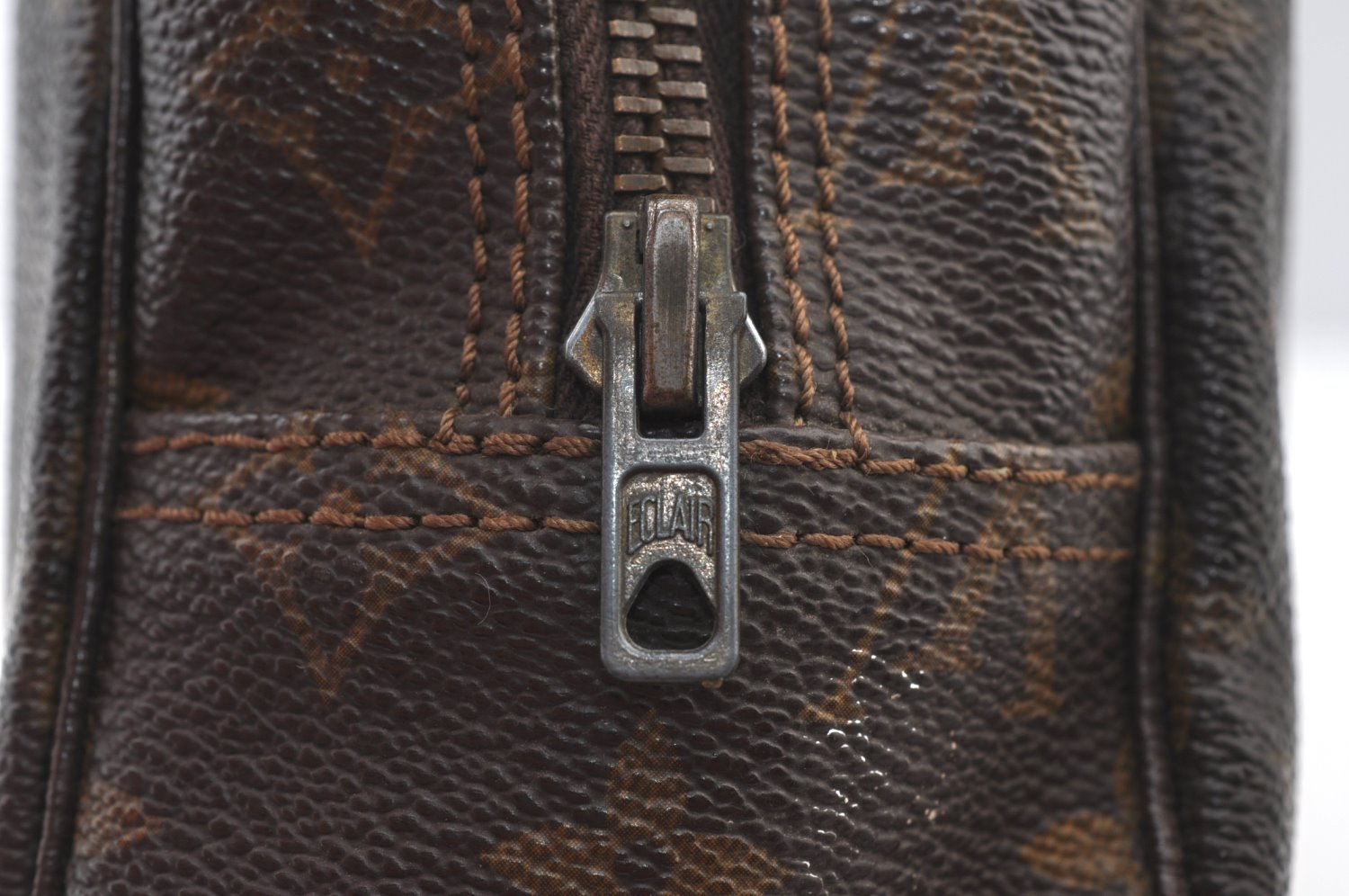 Auth Louis Vuitton Monogram Trousse Toilette 28 Clutch Hand Bag Old Model K9070