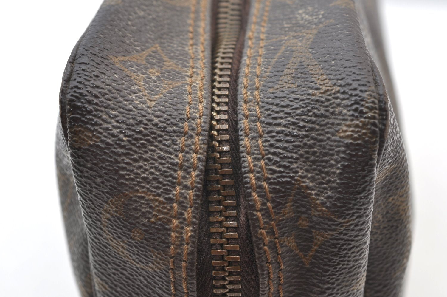 Auth Louis Vuitton Monogram Trousse Toilette 28 Clutch Hand Bag Old Model K9070