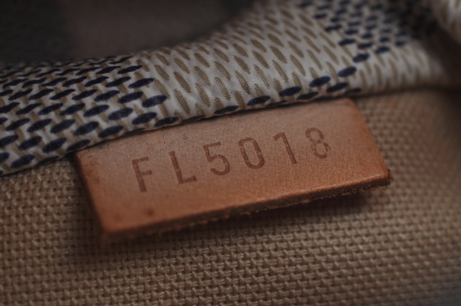 Authentic Louis Vuitton Damier Azur Totally PM Tote Bag White N41280 LV K9099