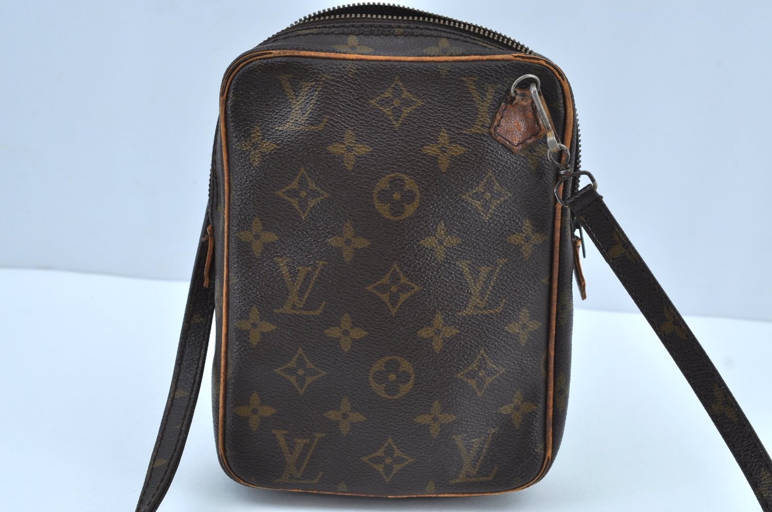 Authentic Louis Vuitton Monogram Danube Shoulder Cross Bag Old Model Junk K9101