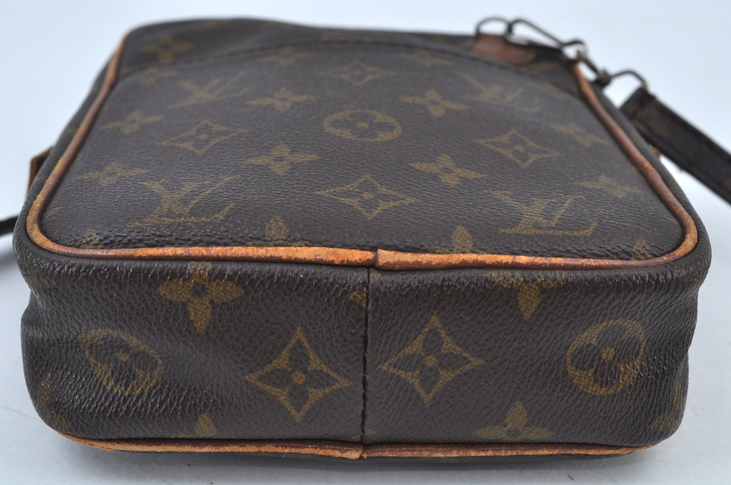 Authentic Louis Vuitton Monogram Danube Shoulder Cross Bag Old Model Junk K9101