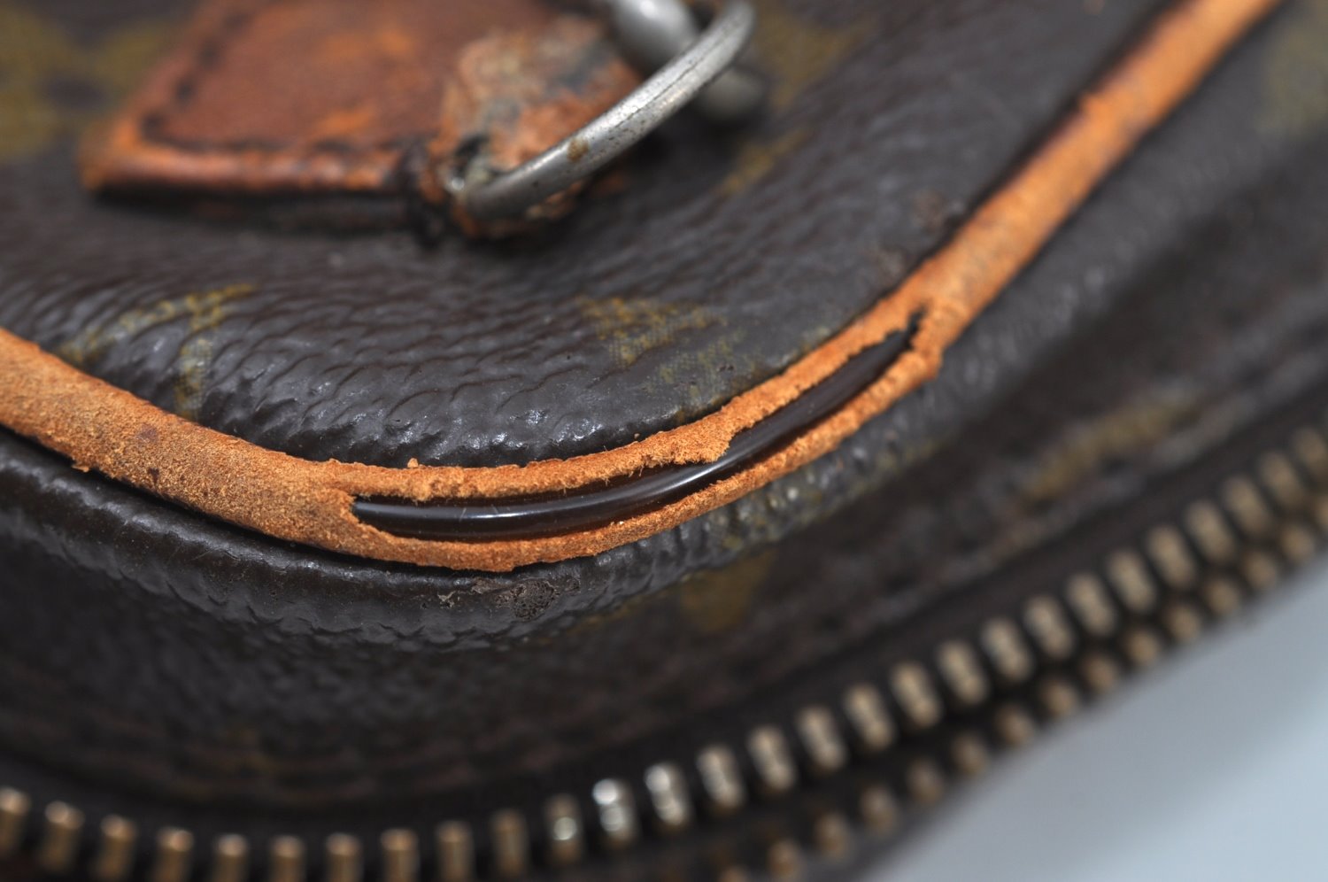 Authentic Louis Vuitton Monogram Danube Shoulder Cross Bag Old Model Junk K9101