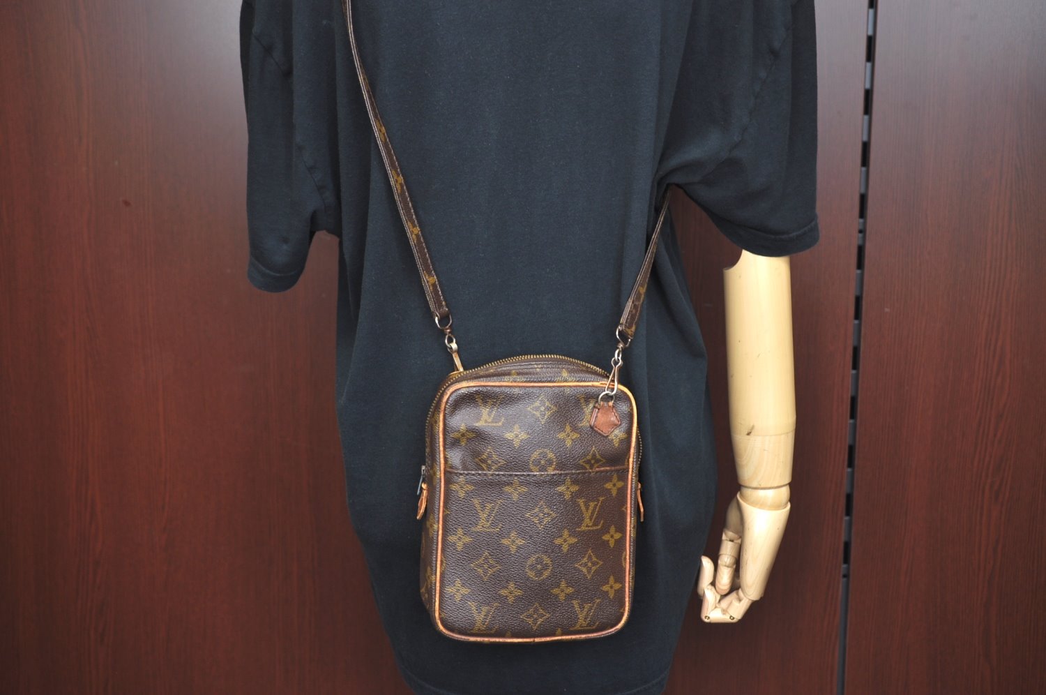 Authentic Louis Vuitton Monogram Danube Shoulder Cross Bag Old Model Junk K9101