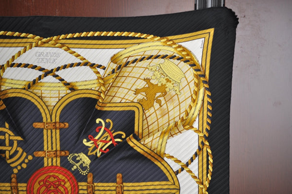 Authentic HERMES Pleats Scarf "GRANDE TENUE" Silk Black K9175