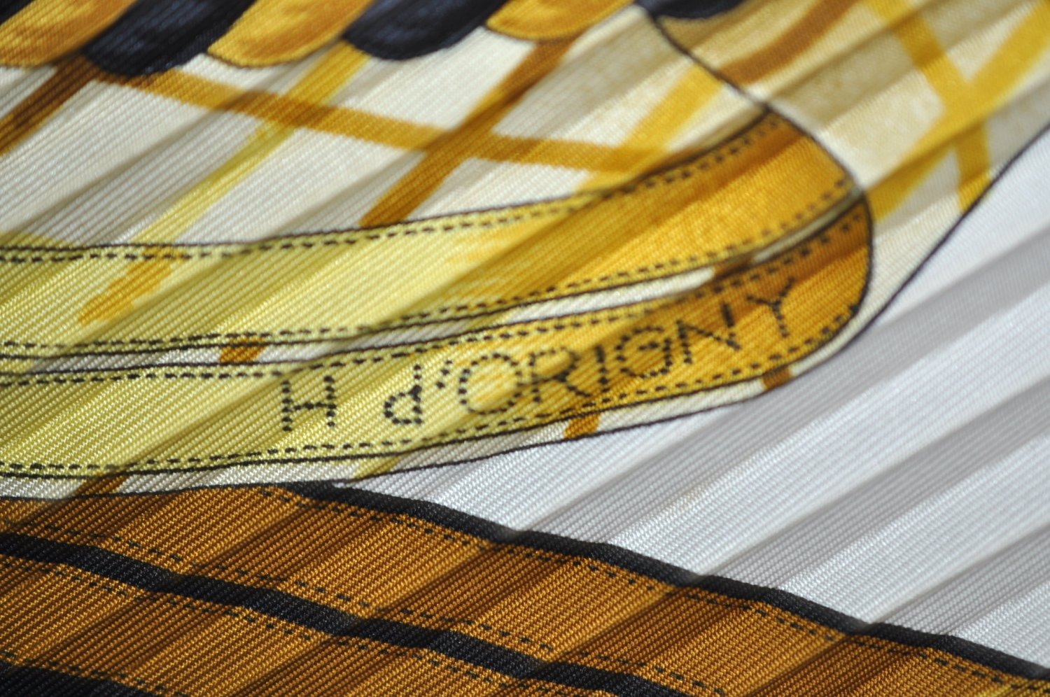 Authentic HERMES Pleats Scarf 