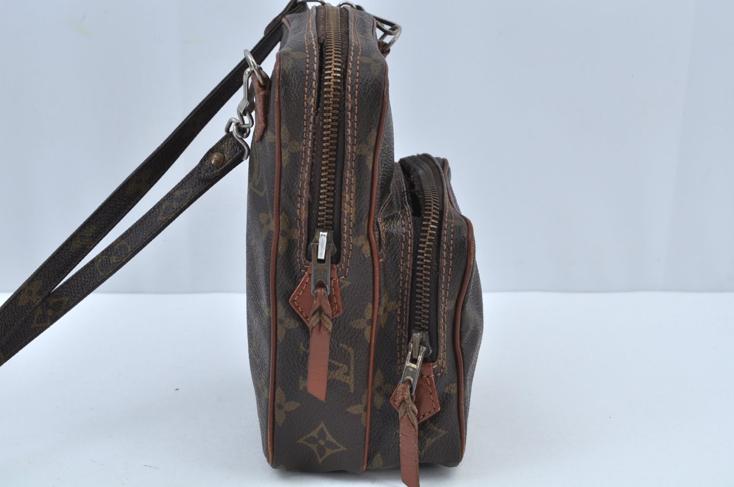 Authentic Louis Vuitton Monogram Amazone Shoulder Cross Bag Old Model Junk K9193