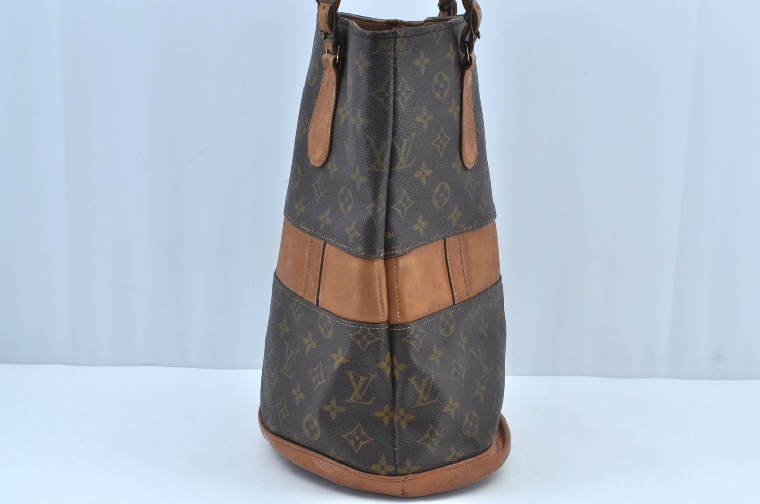 Authentic Louis Vuitton Monogram Bucket GM Shoulder Bag T42236 USA Model K9197