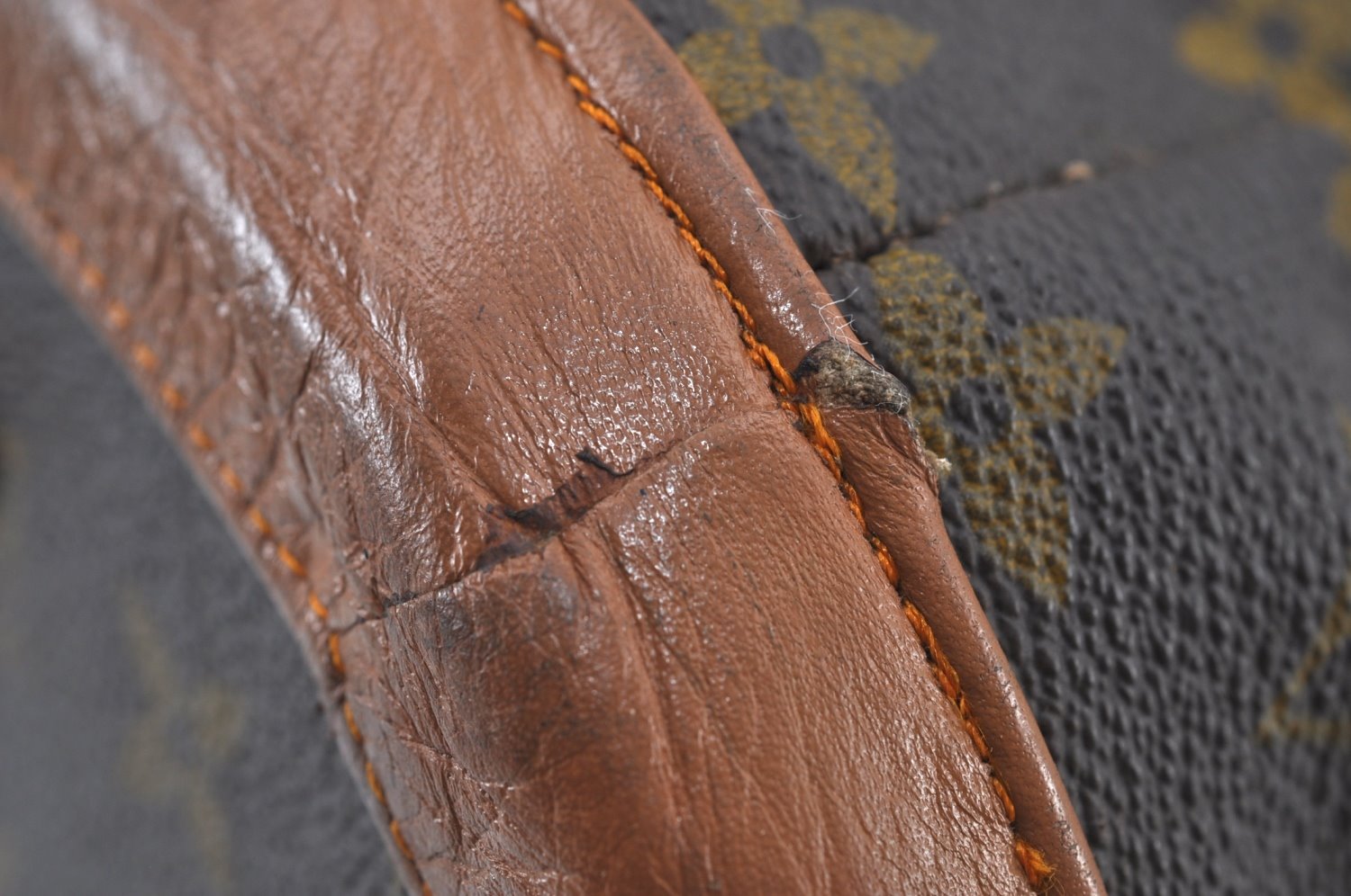 Authentic Louis Vuitton Monogram Bucket GM Shoulder Bag T42236 USA Model K9197