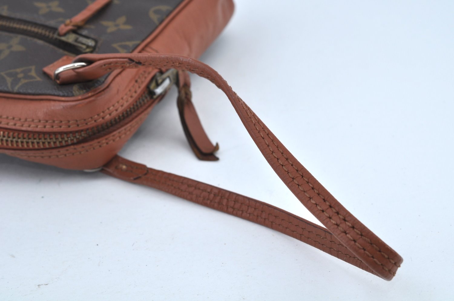 Authentic Louis Vuitton Monogram Pochette Sport Clutch Hand Bag Old Model K9198