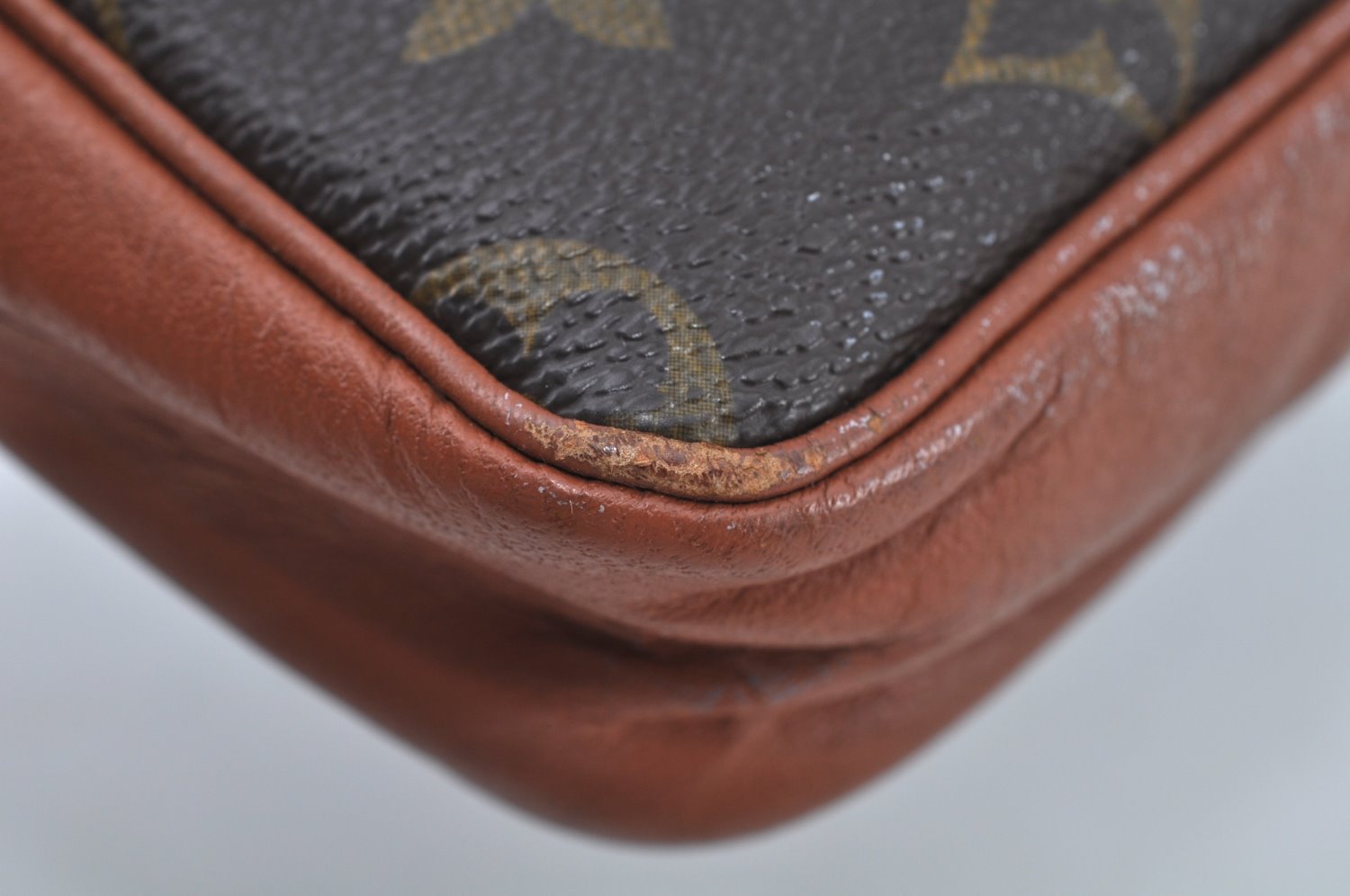 Authentic Louis Vuitton Monogram Pochette Sport Clutch Hand Bag Old Model K9198