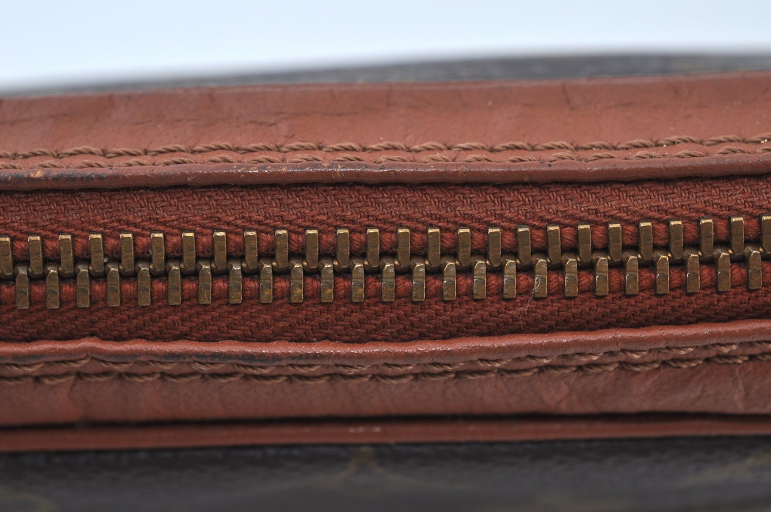 Authentic Louis Vuitton Monogram Pochette Sport Clutch Hand Bag Old Model K9198