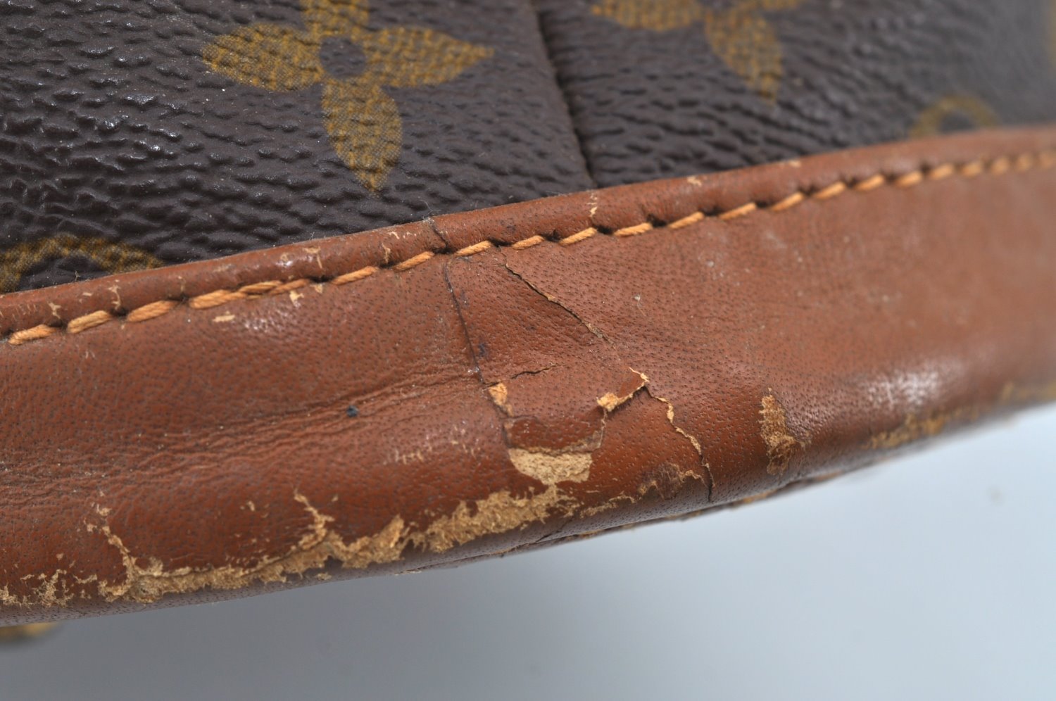 Authentic Louis Vuitton Monogram Bucket PM Shoulder Tote Bag USA Model LV K9202