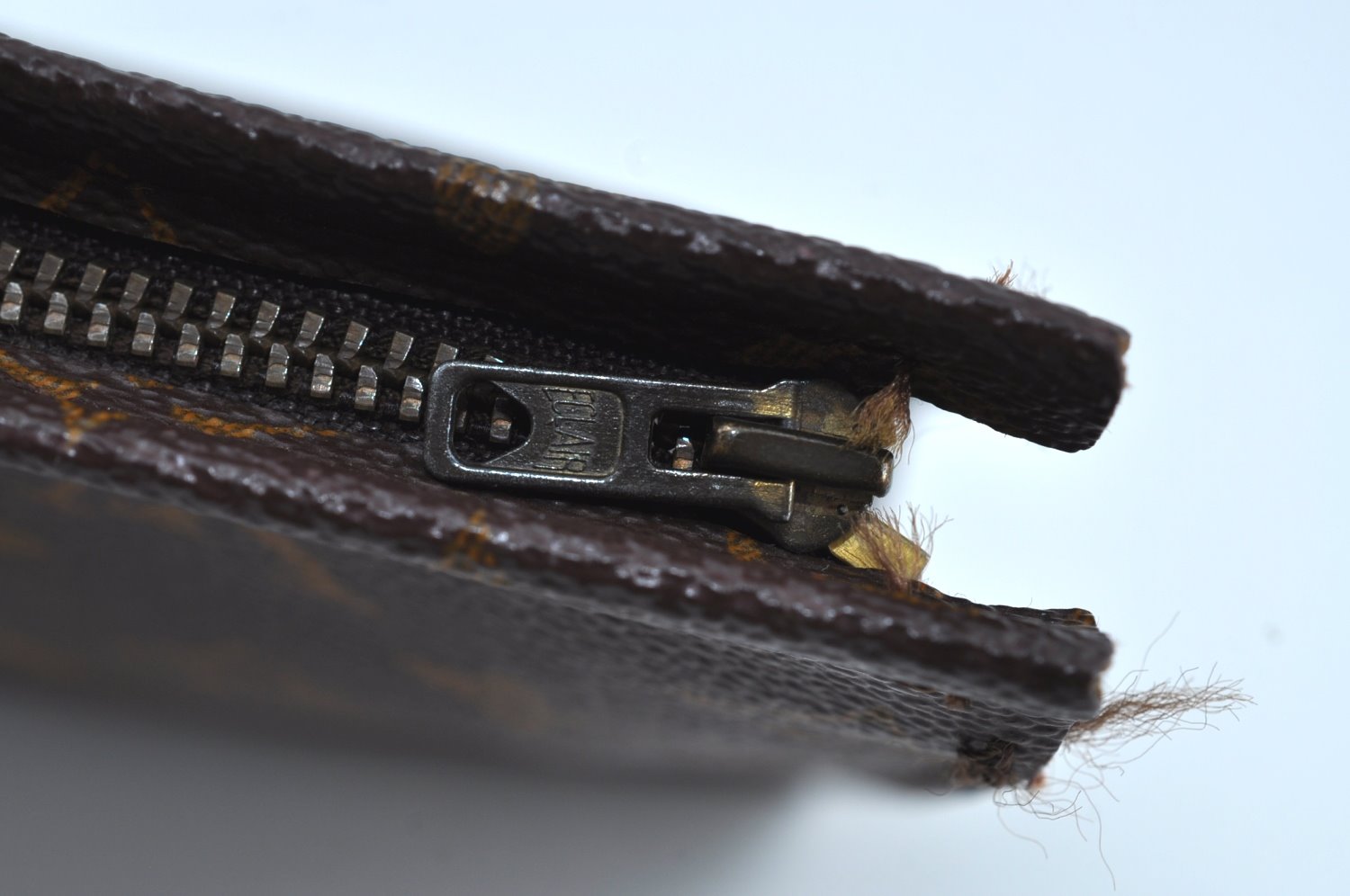 Auth Louis Vuitton Monogram Poche Toilette 26 Cosmetics Pouch Old Model LV K9212