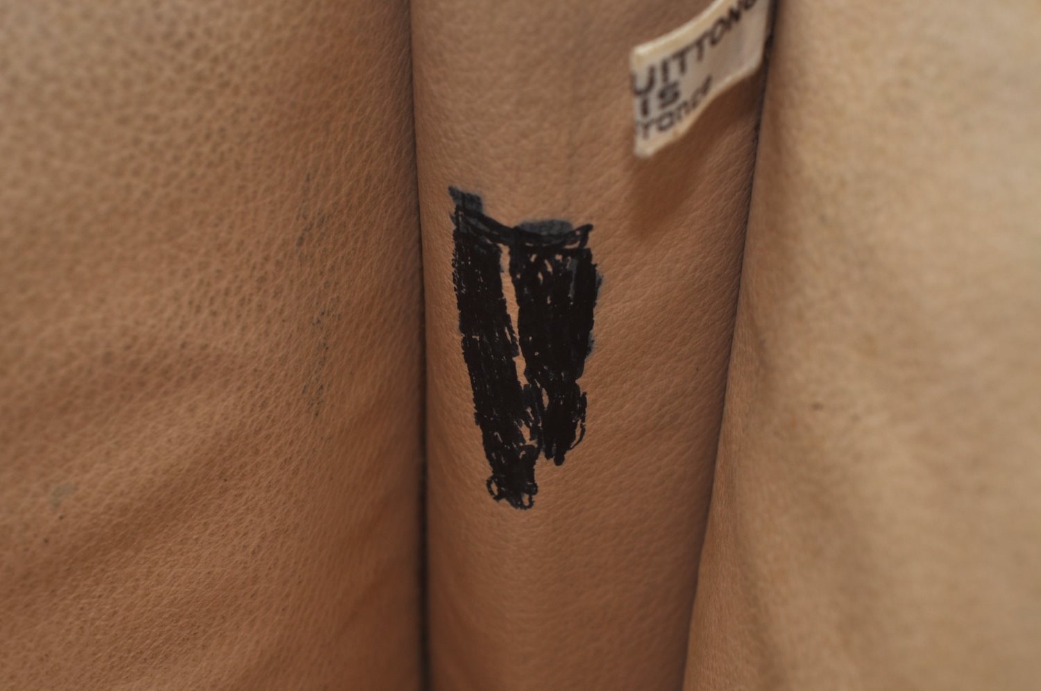 Auth Louis Vuitton Monogram Poche Toilette 26 Cosmetics Pouch Old Model LV K9212