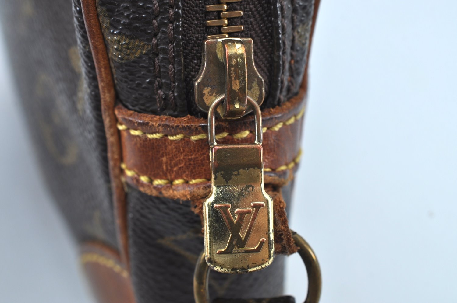 Auth Louis Vuitton Monogram Marly Dragonne PM Clutch Hand Bag Old Model LV K9222