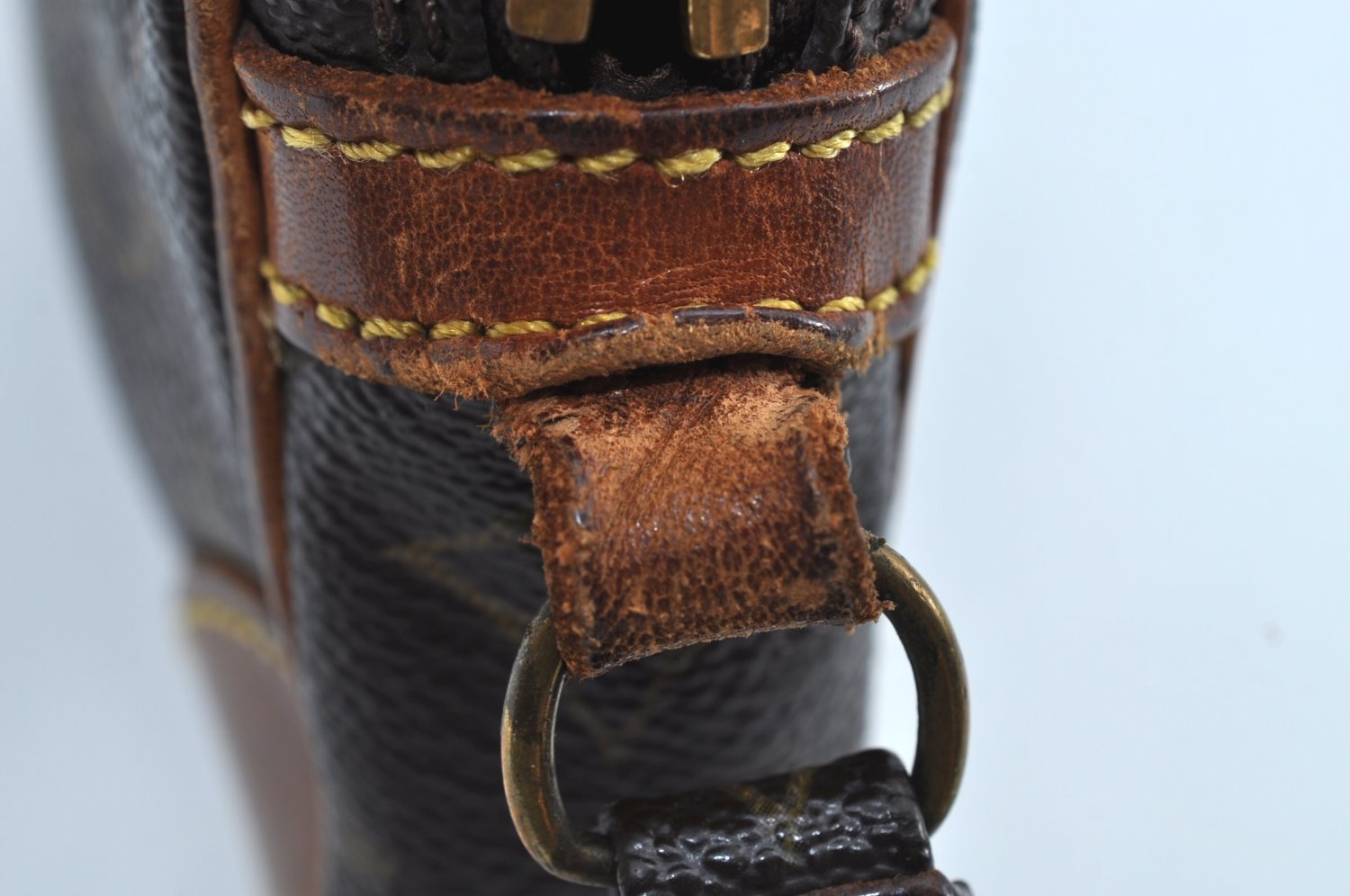 Auth Louis Vuitton Monogram Marly Dragonne PM Clutch Hand Bag Old Model LV K9222