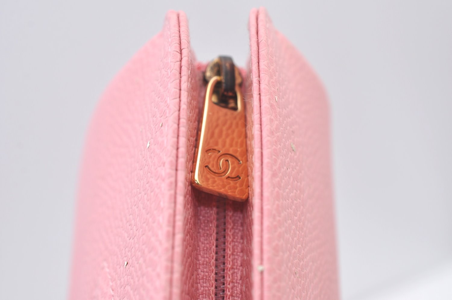 Authentic CHANEL Caviar Skin CC Logo Cosmetic Pouch Purse Pink Junk K9233