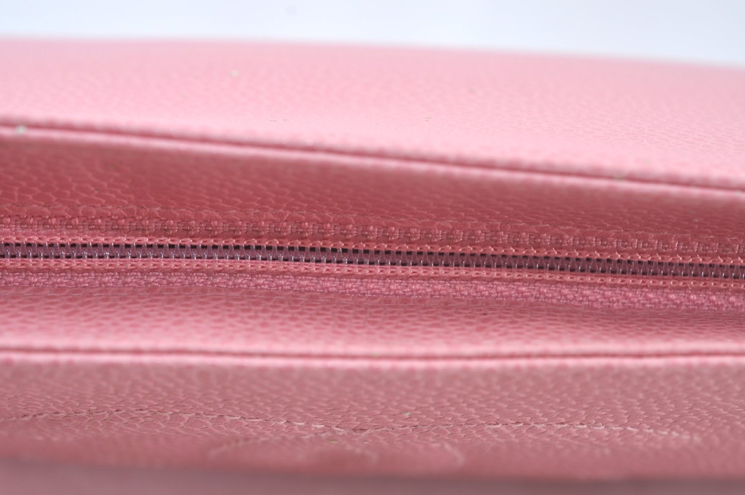 Authentic CHANEL Caviar Skin CC Logo Cosmetic Pouch Purse Pink Junk K9233