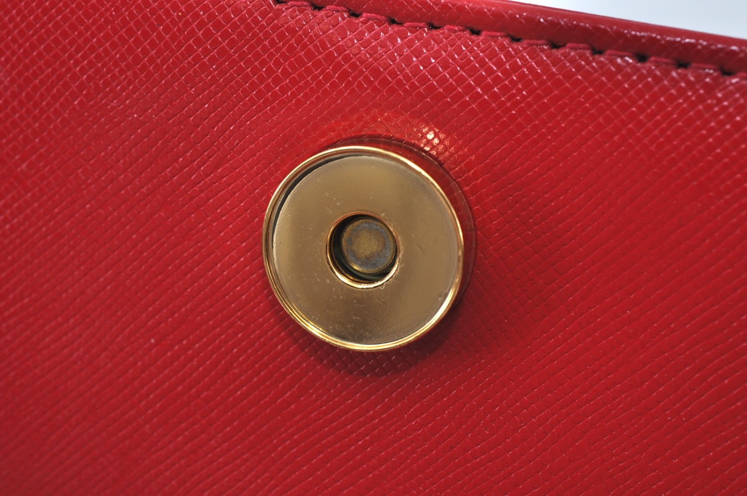 Authentic Gianni Versace Sunburst Leather Shoulder Hand Bag Purse Red K9274