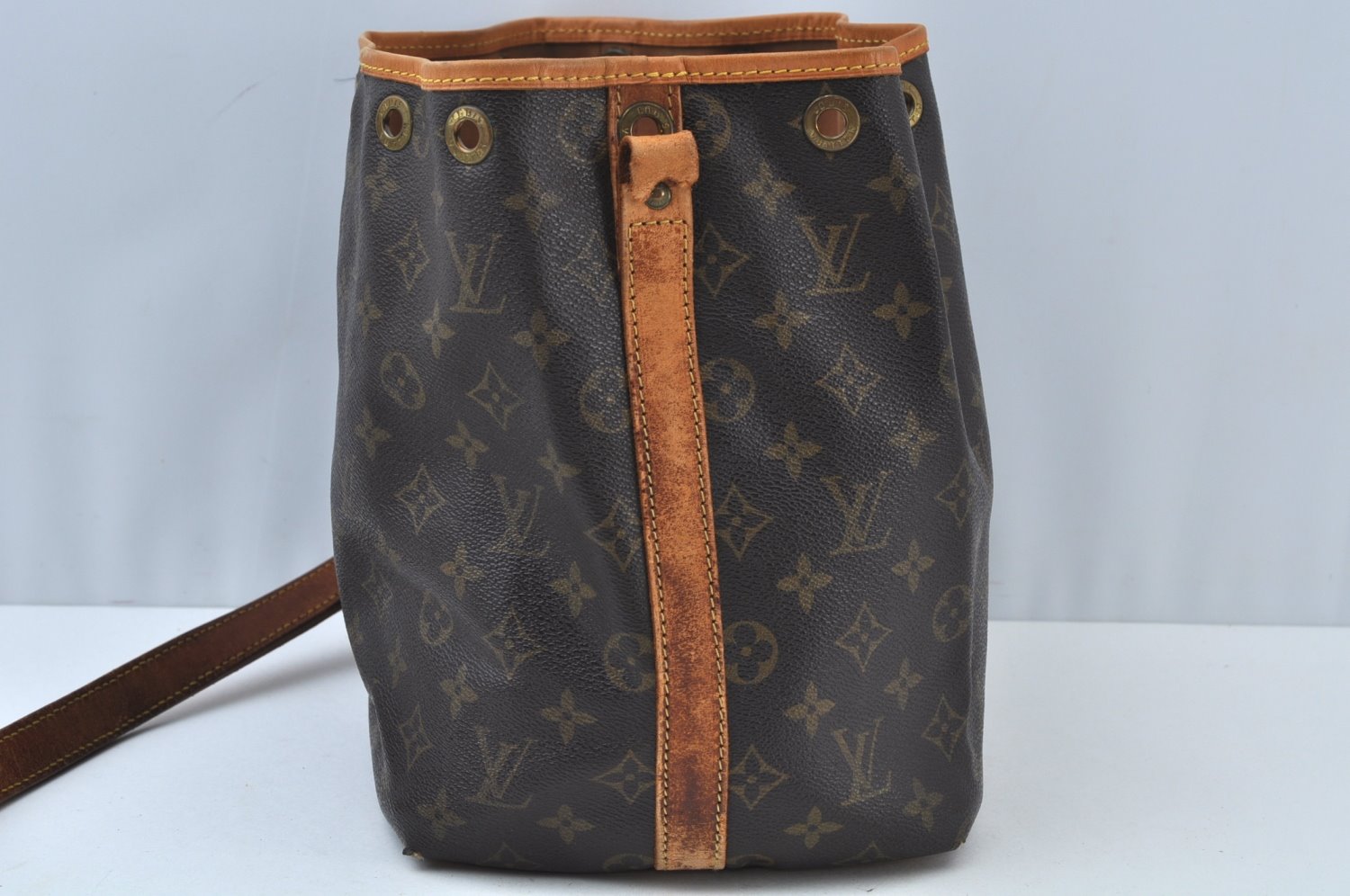 Authentic Louis Vuitton Monogram Petit Noe M42226 Drawstring Bag Junk K9282