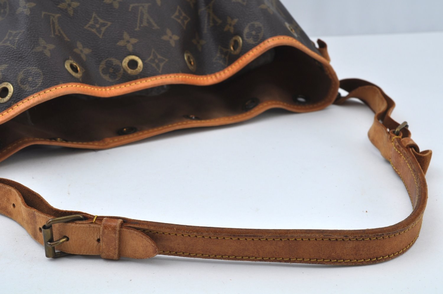 Authentic Louis Vuitton Monogram Petit Noe M42226 Drawstring Bag Junk K9282