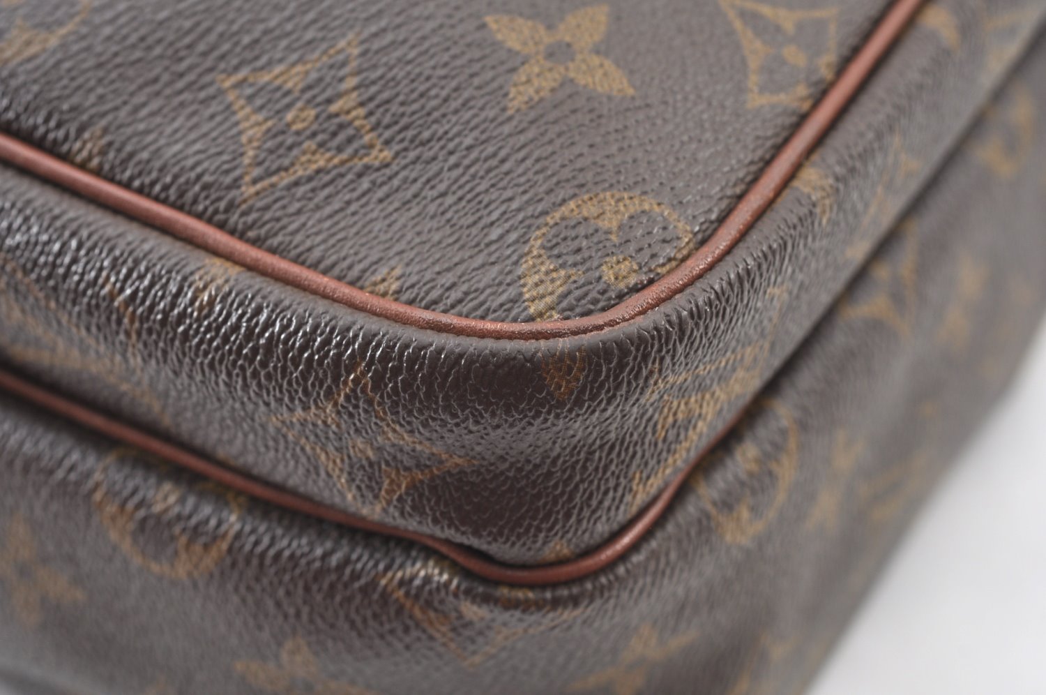 Authentic Louis Vuitton Monogram Nile Shoulder Cross Bag Old Model LV Junk K9292