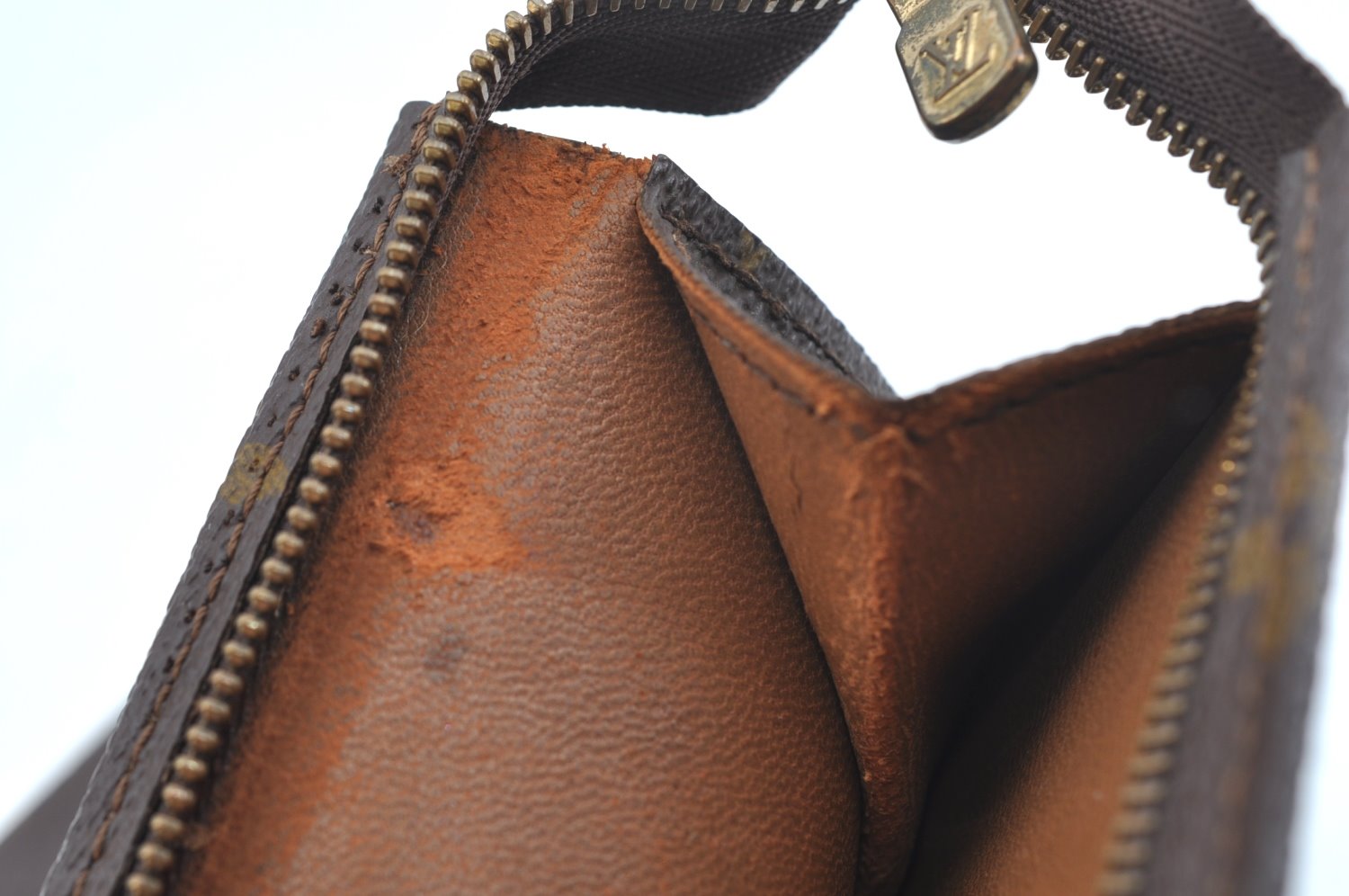 Auth Louis Vuitton Monogram Poche Toilette 26 Cosmetics Pouch Old Model LV K9325