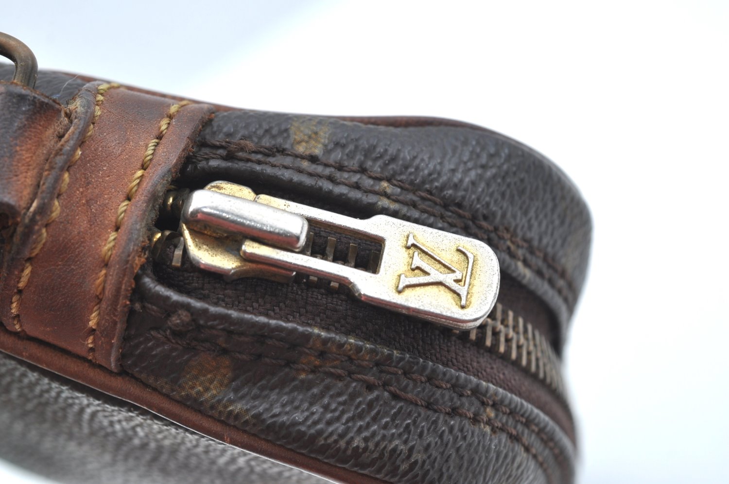 Auth Louis Vuitton Monogram Marly Dragonne PM Clutch Hand Bag Old Model LV K9334