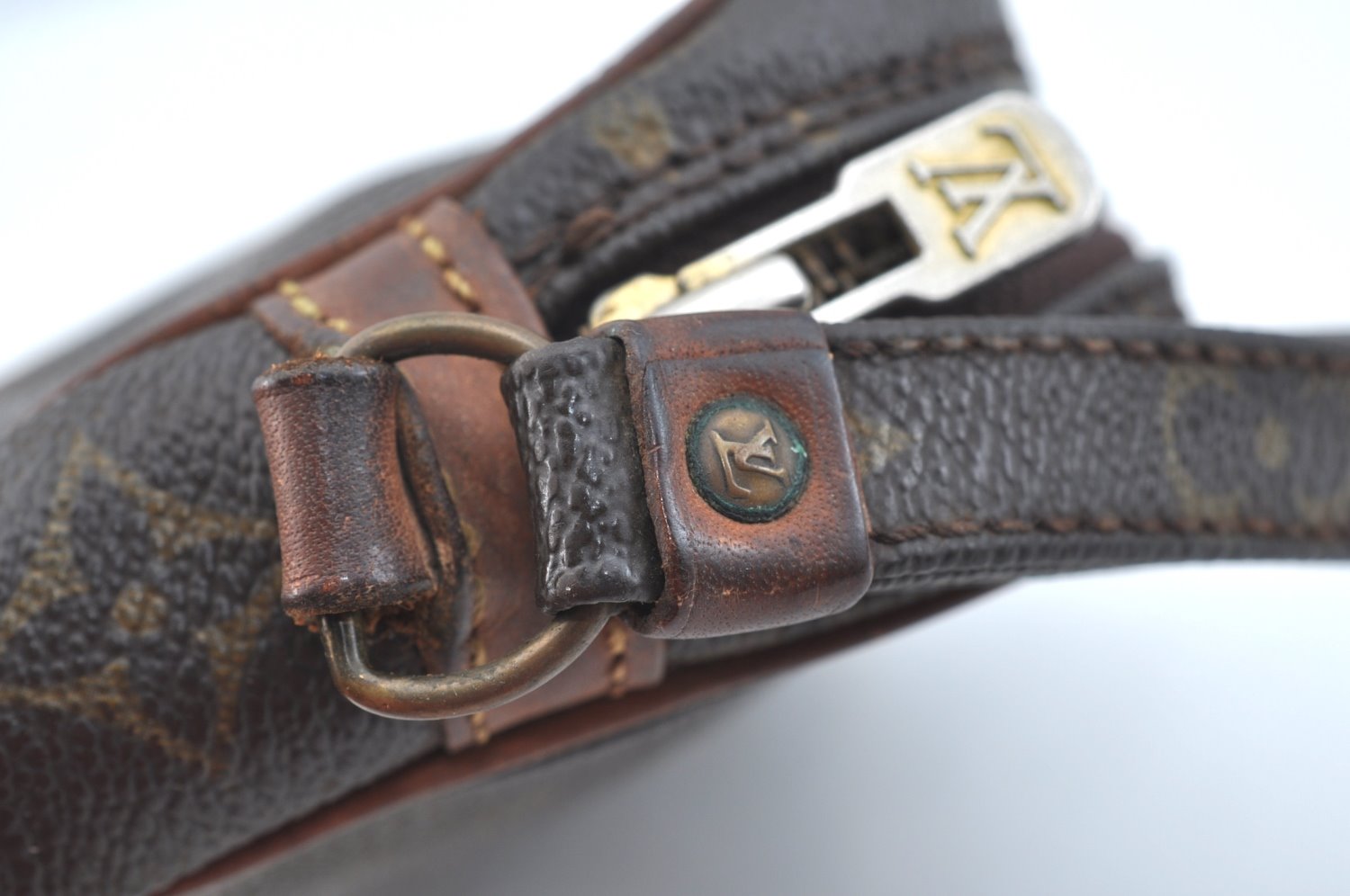 Auth Louis Vuitton Monogram Marly Dragonne PM Clutch Hand Bag Old Model LV K9334