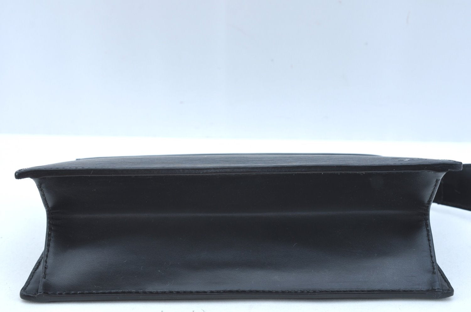 Authentic Louis Vuitton Epi Trousse Crete Clutch Bag Black LV K9350