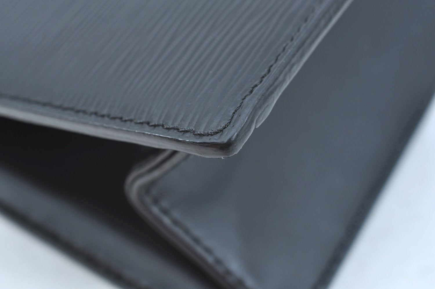 Authentic Louis Vuitton Epi Trousse Crete Clutch Bag Black LV K9350