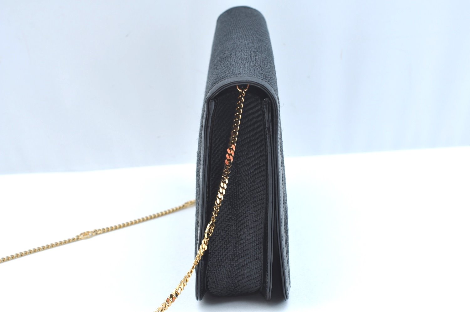 Authentic GUCCI Chain Shoulder Cross Bag Purse Straw Enamel Black K9426