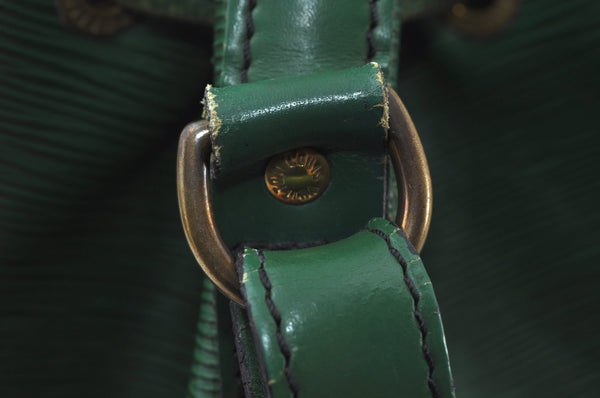 Authentic Louis Vuitton Epi Noe Shoulder Drawstring Bag Green M44004 LV K9438