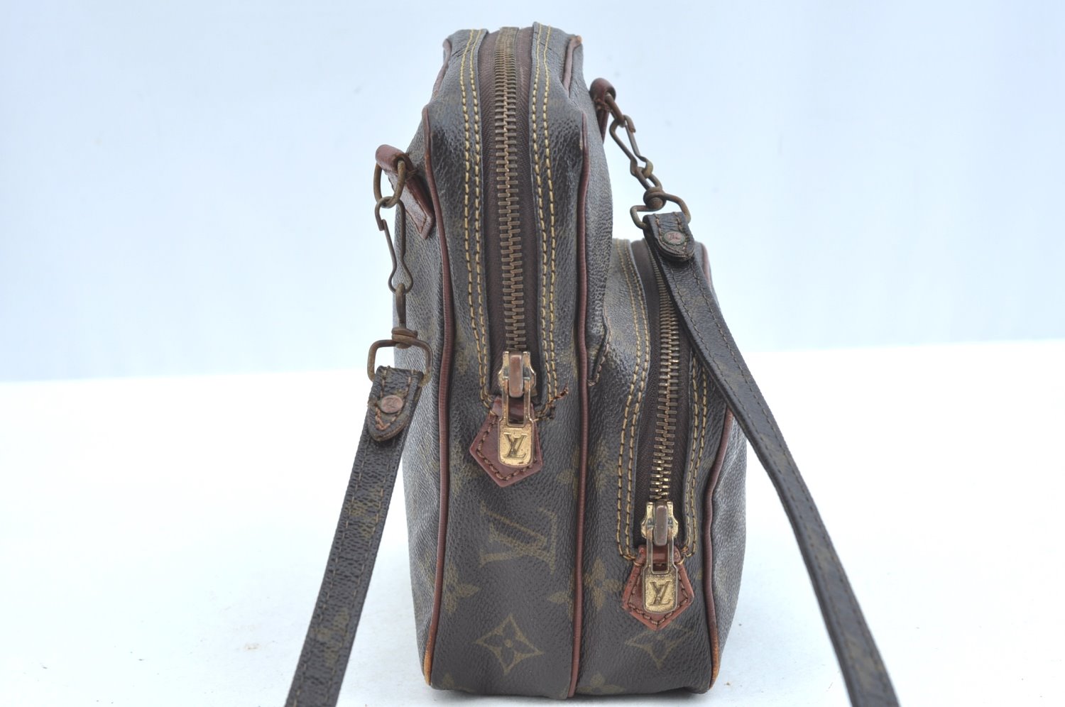 Authentic Louis Vuitton Monogram Amazone Shoulder Cross Body Bag Old Model K9446