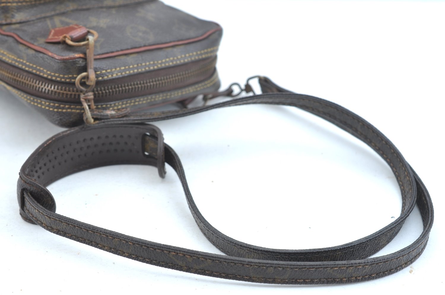 Authentic Louis Vuitton Monogram Amazone Shoulder Cross Body Bag Old Model K9446