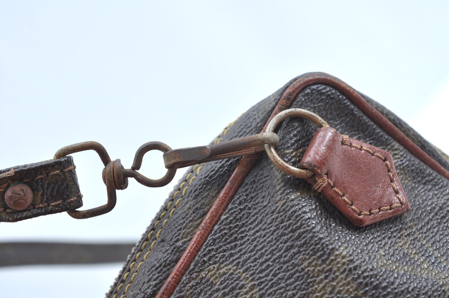 Authentic Louis Vuitton Monogram Amazone Shoulder Cross Body Bag Old Model K9446