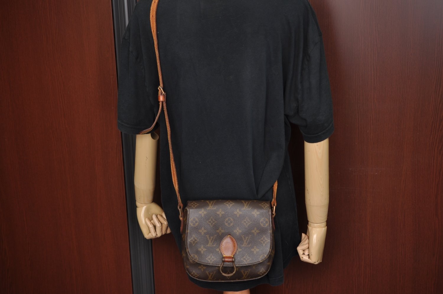 Authentic Louis Vuitton Monogram Saint Cloud MM M51243 Shoulder Cross Bag K9448