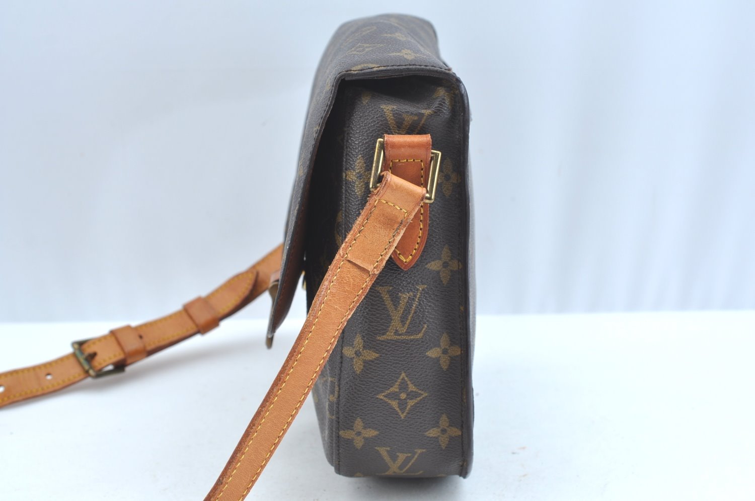 Authentic Louis Vuitton Monogram Saint Cloud GM M51242 Shoulder Cross Bag K9473