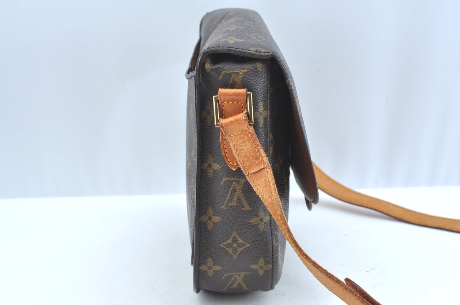Authentic Louis Vuitton Monogram Saint Cloud GM M51242 Shoulder Cross Bag K9473