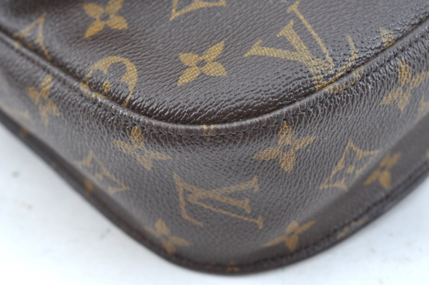 Authentic Louis Vuitton Monogram Saint Cloud GM M51242 Shoulder Cross Bag K9473