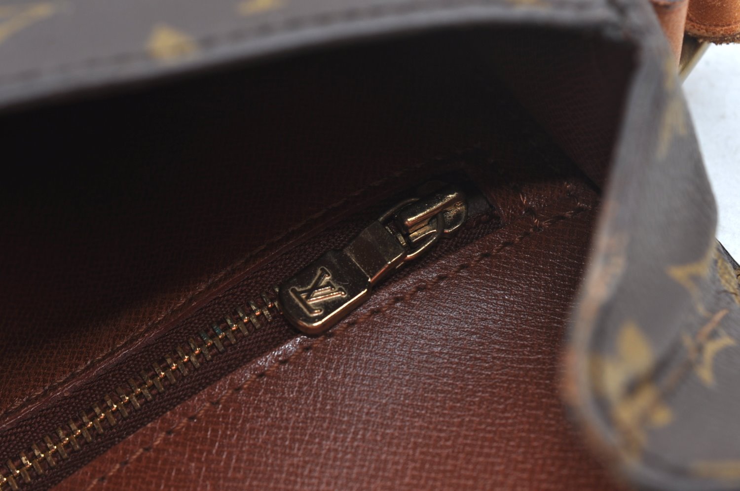 Authentic Louis Vuitton Monogram Saint Cloud GM M51242 Shoulder Cross Bag K9473