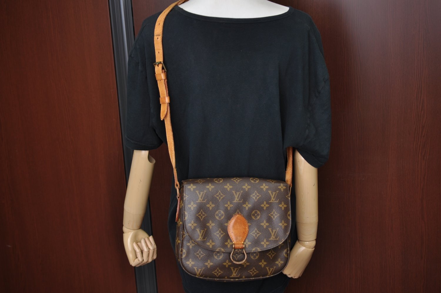 Authentic Louis Vuitton Monogram Saint Cloud GM M51242 Shoulder Cross Bag K9473