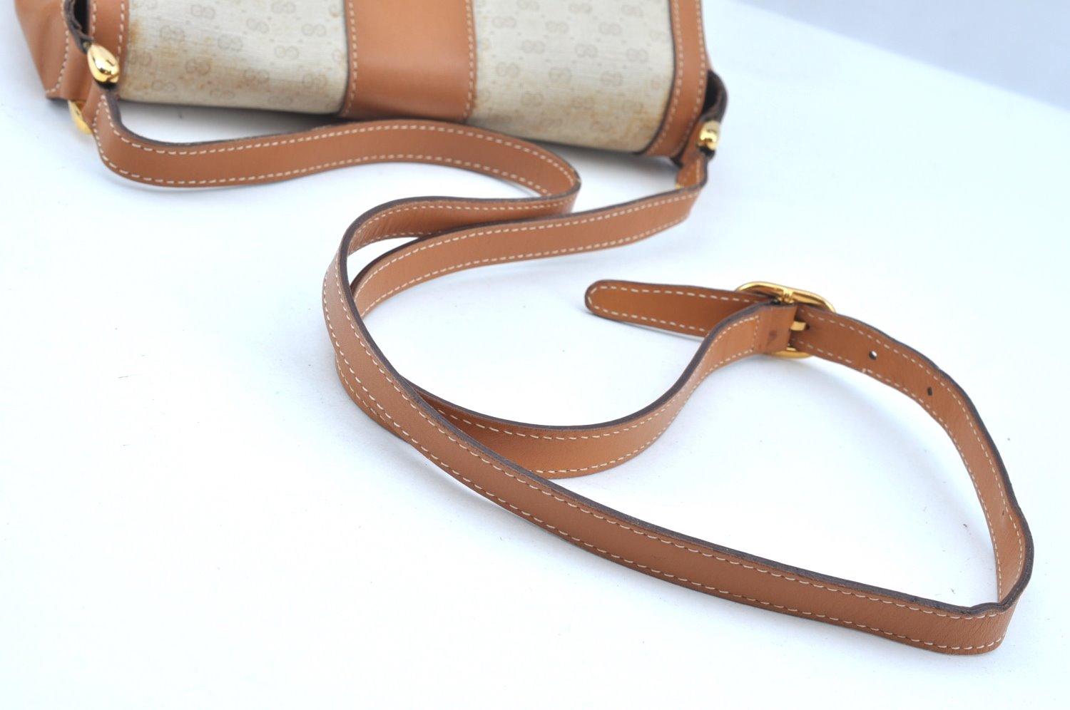 Authentic GUCCI Micro GG PVC Leather Shoulder Cross Body Bag White K9493