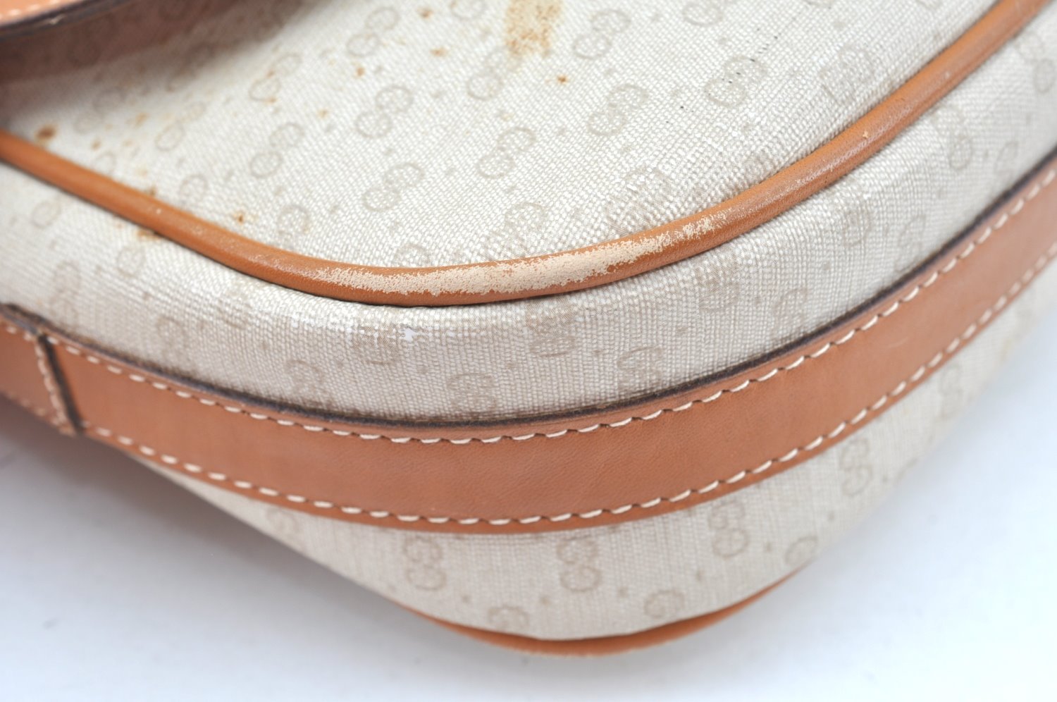 Authentic GUCCI Micro GG PVC Leather Shoulder Cross Body Bag White K9493